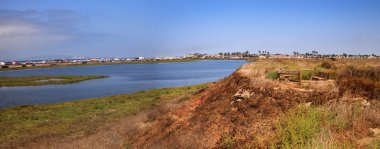 Huzurlu ve sakin marsh Bolsa Chica sulak alanların