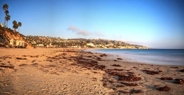 M, nötr yoğunluk filtresi ile Okyanusu üzerinden altın saat