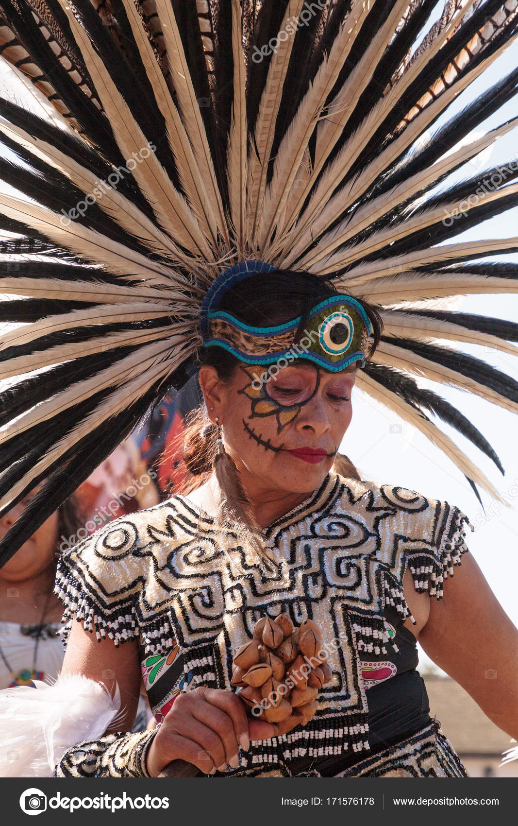 Penacho azteca fotos de stock, imágenes de Penacho azteca sin royalties |  Depositphotos