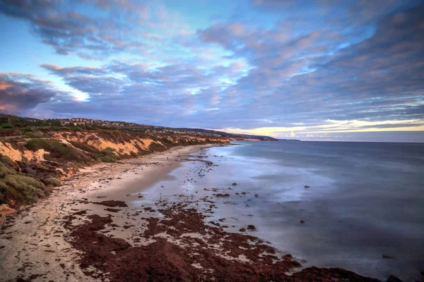 Puesta de sol sobre Crystal Cove State Park Beach — Foto de Stock