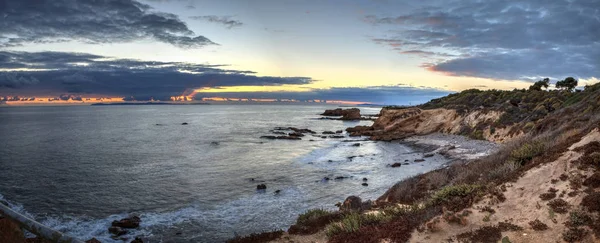 Coucher de soleil sur Crystal Cove State Park Beach — Photo