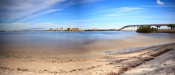 Vue depuis la plage du pont Sanibel Causeway, — Photo