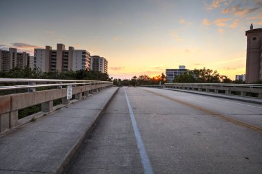 Delnor-Wiggi aşağı mavi Bill yolun sonundaki günbatımı