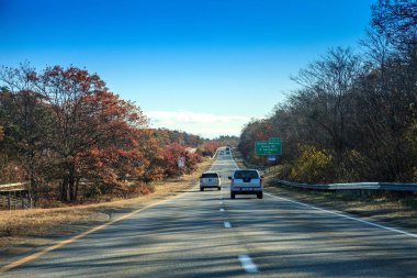 6A numaralı otoyol, sonbaharda Cape Cod, Massachusetts 'e çıkıyor..