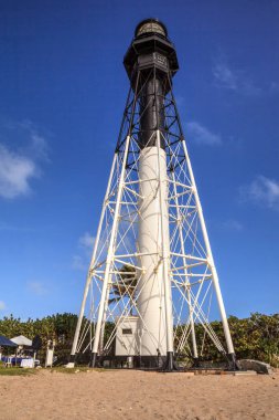Hillsboro Sahili kıyısında Hillsboro Deniz Feneri