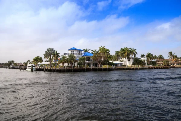 Hillsboro Inlet Waterway se dirige a Hillsboro Beach — Foto de Stock