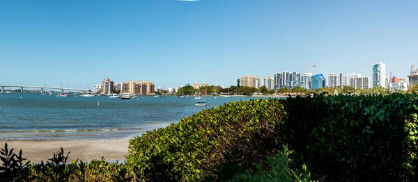 Sarasota Bay Con Puente John Ringling Causeway Fondo Sarasota Florida —  Fotos de Stock