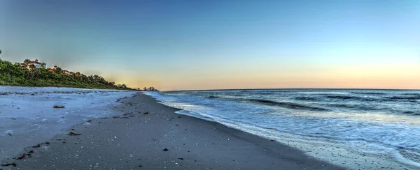Východ Slunce Pláži Vanderbilt Podél Pobřeží Neapole Floridě — Stock fotografie