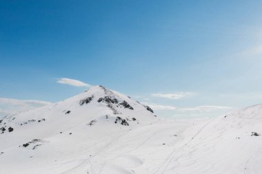Tateyama Kurobe Alp Yolu ve güzel manzara Japonya 'daki Tateyama Japon Alpleri, Toyama.