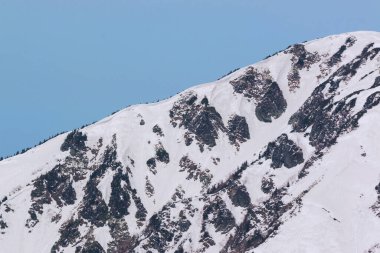 Tateyama Kurobe Alp Yolu ve güzel manzara Japonya 'daki Tateyama Japon Alpleri, Toyama.