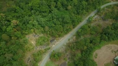 Nong Bua Lam Phu Eyaleti, Tayland 'daki Wat Tham Klong phen Tapınağı' ndaki beyaz pagoda manzarası.