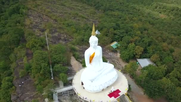 Luchtfoto Landschap Van Wat Khao Chong Tsjaad Langs Phu Phan — Stockvideo