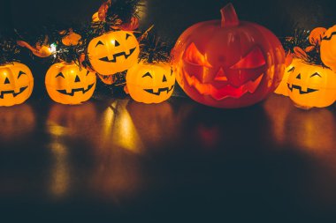 Cadılar Bayramı Balkabağı partisi, mutlu kabak ve arkadaşlar