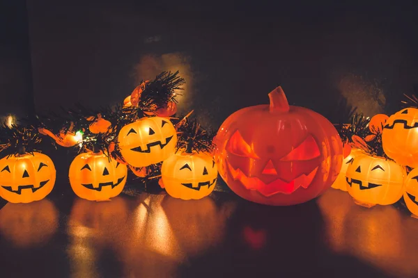 Halloween tök fél, boldog sütőtök és barátai Stock Fotó