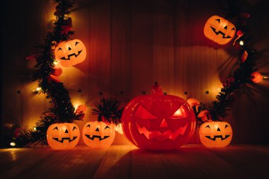 Cadılar Bayramı Balkabağı partisi, mutlu kabak ve arkadaşlar