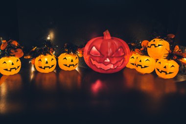 Cadılar Bayramı Balkabağı partisi, mutlu kabak ve arkadaşlar