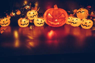 Cadılar Bayramı Balkabağı partisi, mutlu kabak ve arkadaşlar