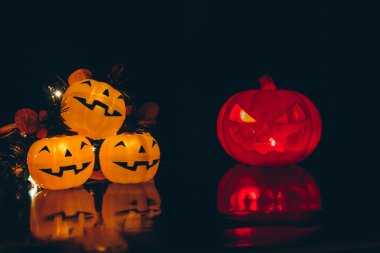 Cadılar Bayramı Balkabağı partisi, mutlu kabak ve arkadaşlar