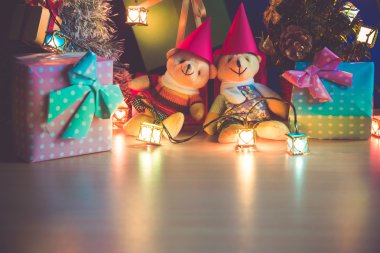 Süsleme ve birkaç sevimli ayıcık, M., süslemeleri