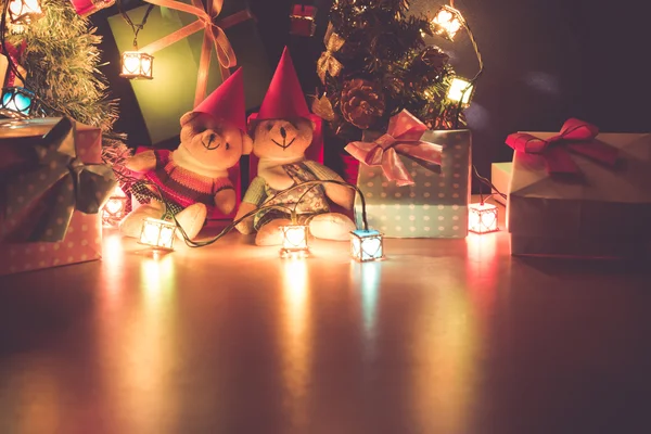 Sieraad en een paar mooie teddybeer, kerst versieren op M — Stockfoto