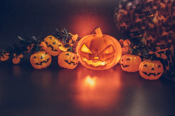 Halloween tök fél, boldog sütőtök és barátai Jogdíjmentes Stock Fotók