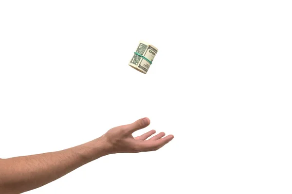 Bir adam elinde bir elastik b ile bağlı bir tomar para tutar