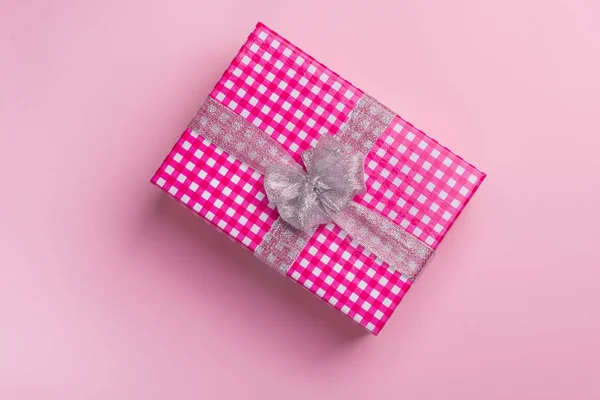 Boîte cadeau avec arc — Photo