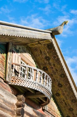 Çatı ve bir balkon tahta at 