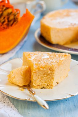  Kabak ve süzme peynir güveci.