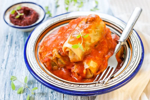  domates soslu lahana dolması