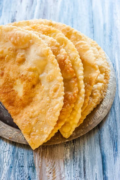 et, peynir ve sebze ile pasties