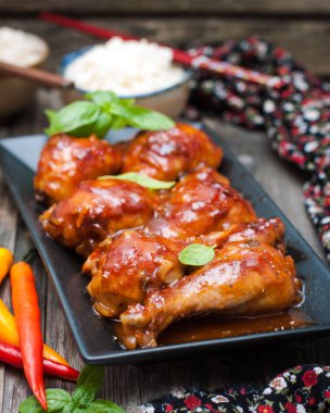 Tatlı ve ekşi soslu tavuk ızgara