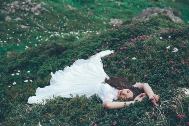 Gelini dağlarda. Düğün