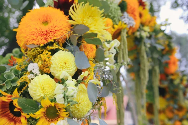 Buquê Flores Coloridas Sol Flor Decoração — Fotografia de Stock