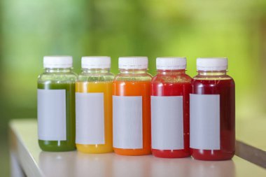 Taze meyve suyu karışımı meyve ve sebze, sağlıklı içecekler