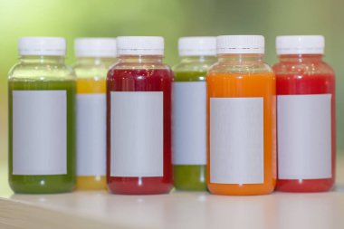 Taze meyve suyu karışımı meyve ve sebze, sağlıklı içecekler