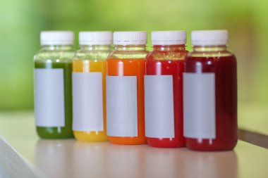 Taze meyve suyu karışımı meyve ve sebze, sağlıklı içecekler