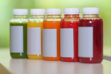 Taze meyve suyu karışımı meyve ve sebze, sağlıklı içecekler