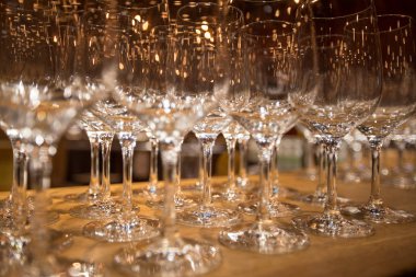 Şarap bardakları inwarm hafif çatı Restoran