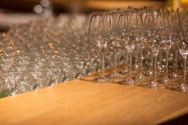 Şarap bardakları inwarm hafif çatı Restoran