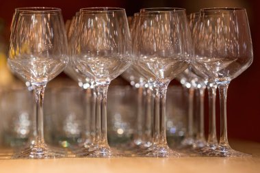 Şarap bardakları inwarm hafif çatı Restoran