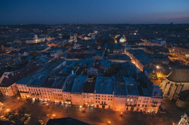 Lviv şehir ışıkları panorama