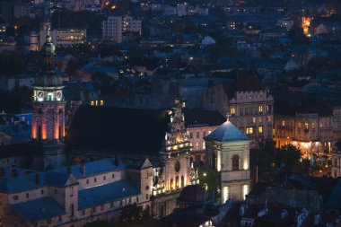 Lviv şehir ışıkları panorama
