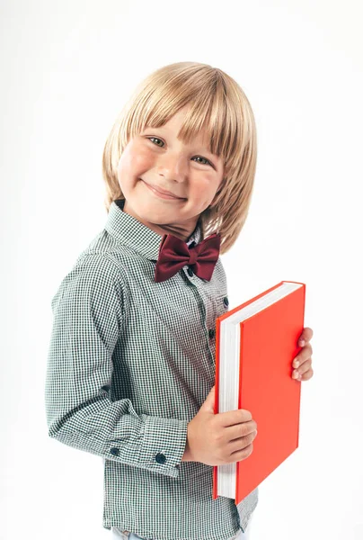 Portret Van Gelukkig Schooljongen Met Boeken Appel Geïsoleerd Een Witte — Stockfoto