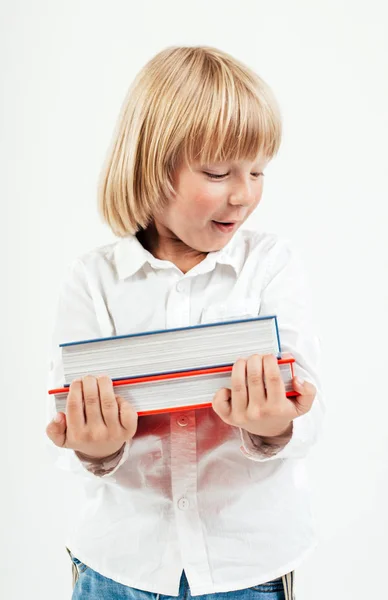 Porträt Eines Glücklichen Schuljungen Mit Büchern Und Apfel Auf Weißem — Stockfoto