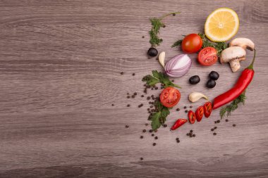 Sağlıklı gıda arka plan / studio fotoğraf farklı meyve ve sebzelerin ahşap masa üzerinde. Uzay kopyalayın. Yüksek çözünürlüklü ürün