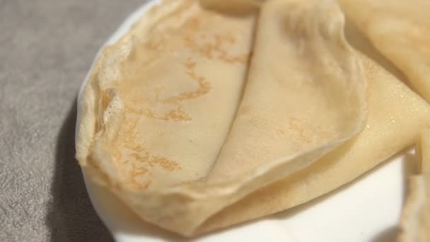 Frenk üzümü reçeli ile Pancakes — Stok video