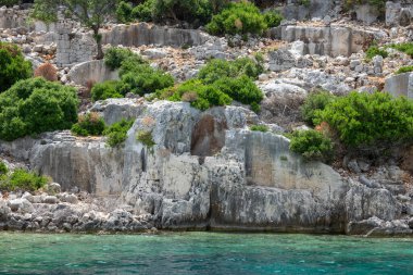 Kekova Adası 'nın kuzeyindeki batık antik Dolichiste şehrinin kalıntıları. 2. yüzyılda yıkıcı deprem
