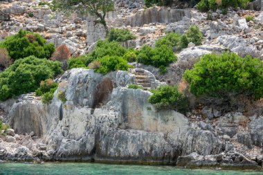 Kekova Adası 'nın kuzeyindeki batık antik Dolichiste şehrinin kalıntıları. 2. yüzyılda yıkıcı deprem