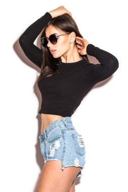 Moda kız beyaz arka plan